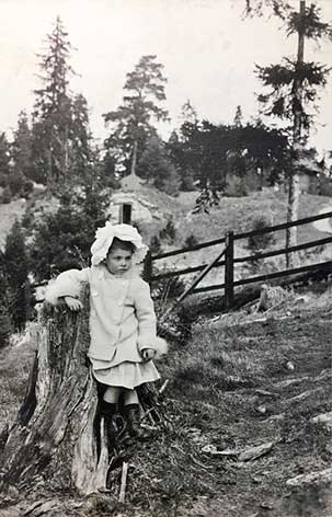 Louise age 5 at Svensksund, Sweden